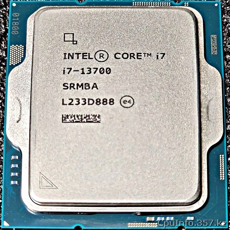 Процессор i7-13700 фото передней стороны